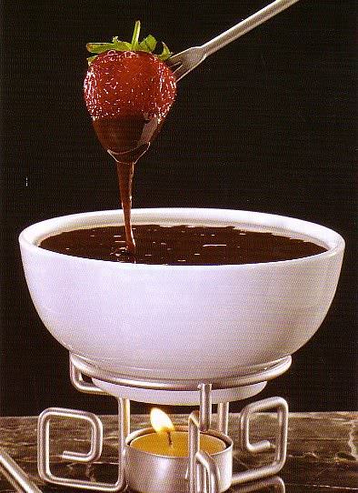 fresa en fondue de chocolate