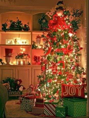 15 Christmas Tree Decorating Ideas1