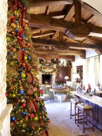 15 Christmas Tree Decorating Ideas2