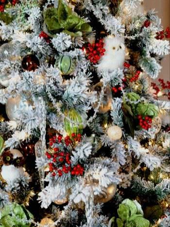 15 Christmas Tree Decorating Ideas3