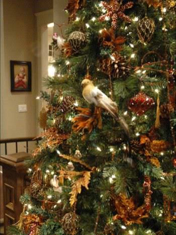 15 Christmas Tree Decorating Ideas6