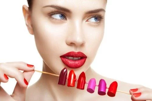 Como elegir el lapiz labial que mejor complemente su tez1
