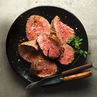 Carne salteada con vino tinto y romero