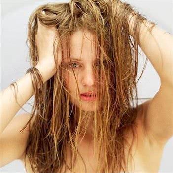 washing-hair copia