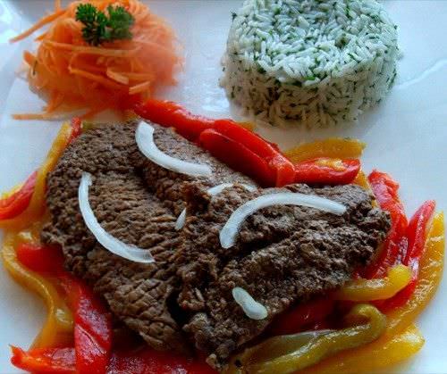 Bistec con Pimientos Asados